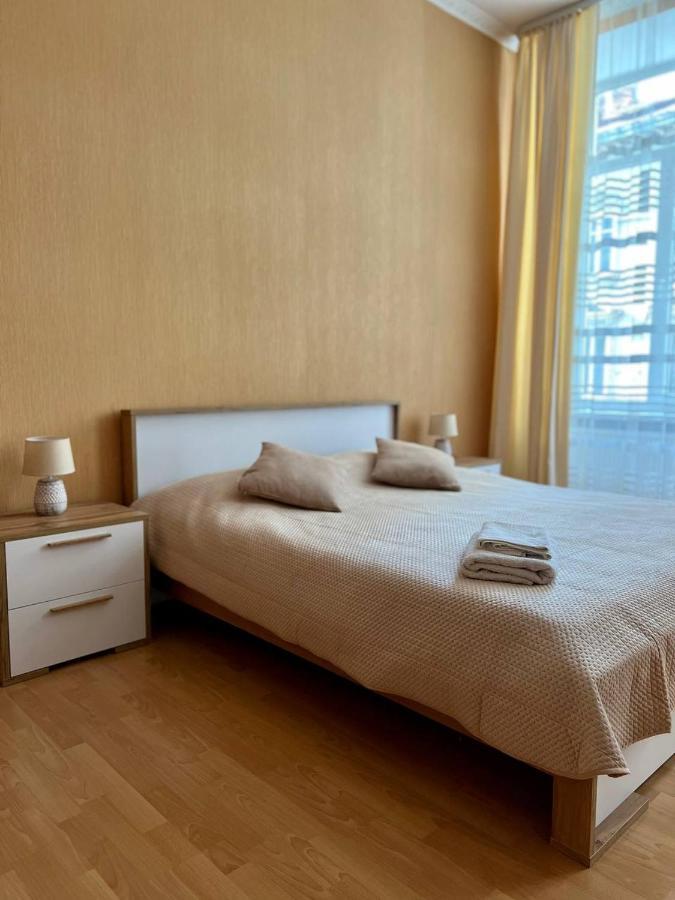 Apartment On Hnatiuka With Parking Lemberg Exterior foto