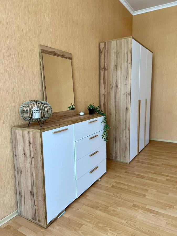 Apartment On Hnatiuka With Parking Lemberg Exterior foto