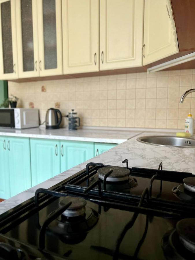 Apartment On Hnatiuka With Parking Lemberg Exterior foto