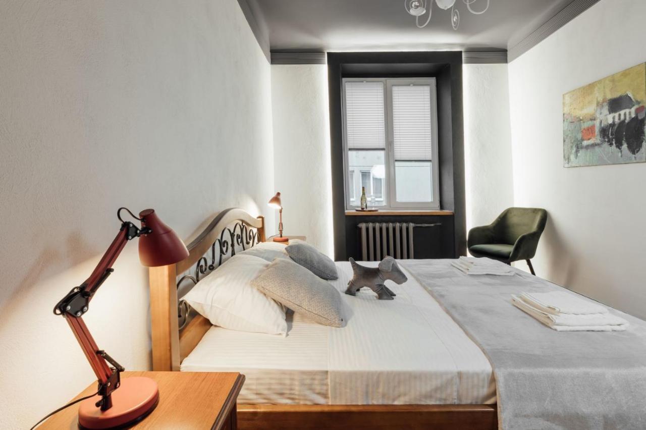 Apartment On Hnatiuka With Parking Lemberg Exterior foto