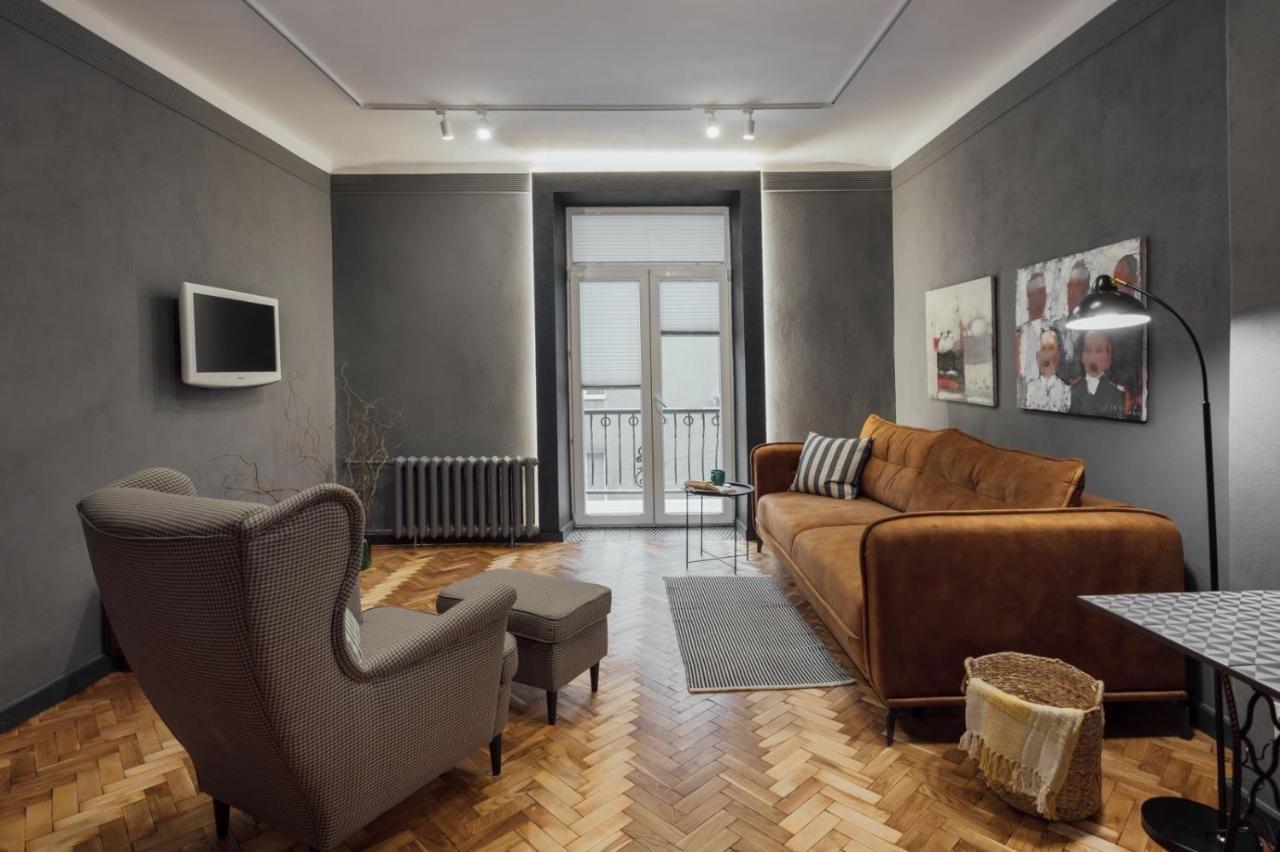Apartment On Hnatiuka With Parking Lemberg Exterior foto