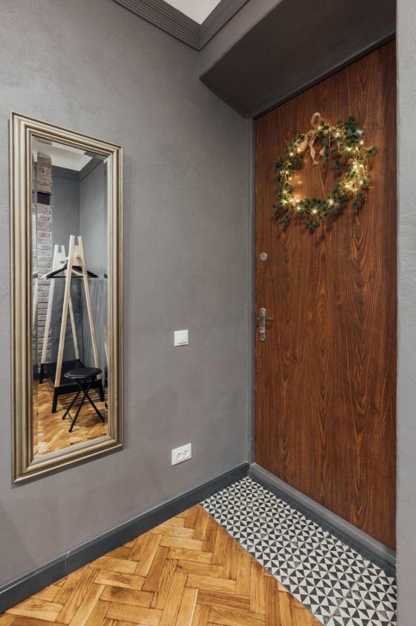 Apartment On Hnatiuka With Parking Lemberg Exterior foto